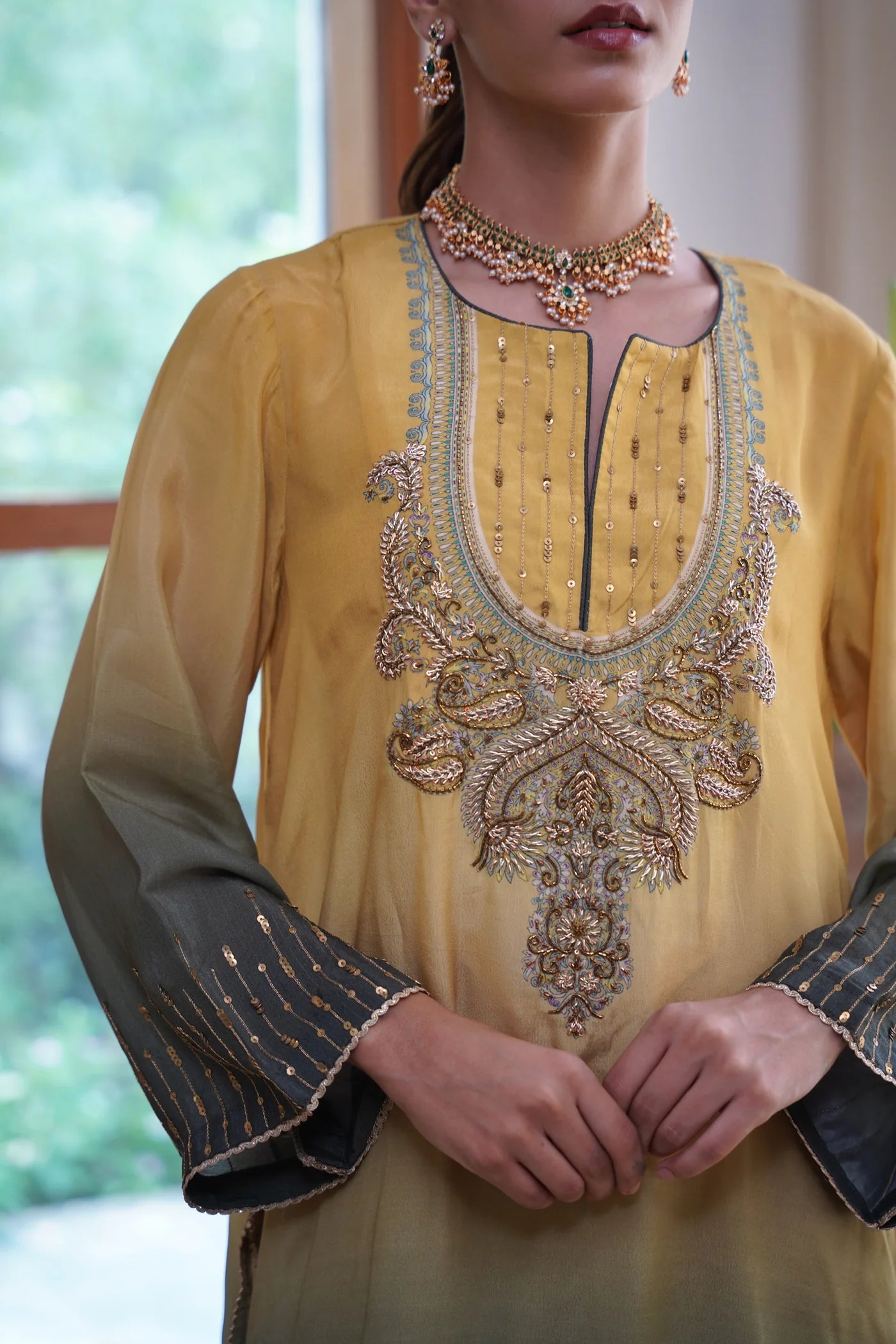 RUHANI HAND EMBROIDERED CREPE PRINTED MATCHING SET