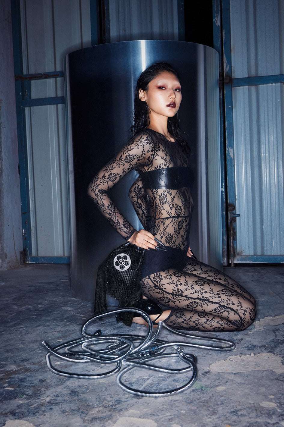 THE CRYSTAL POPPI BUCKET BAG IN MIDNIGHT BLACK