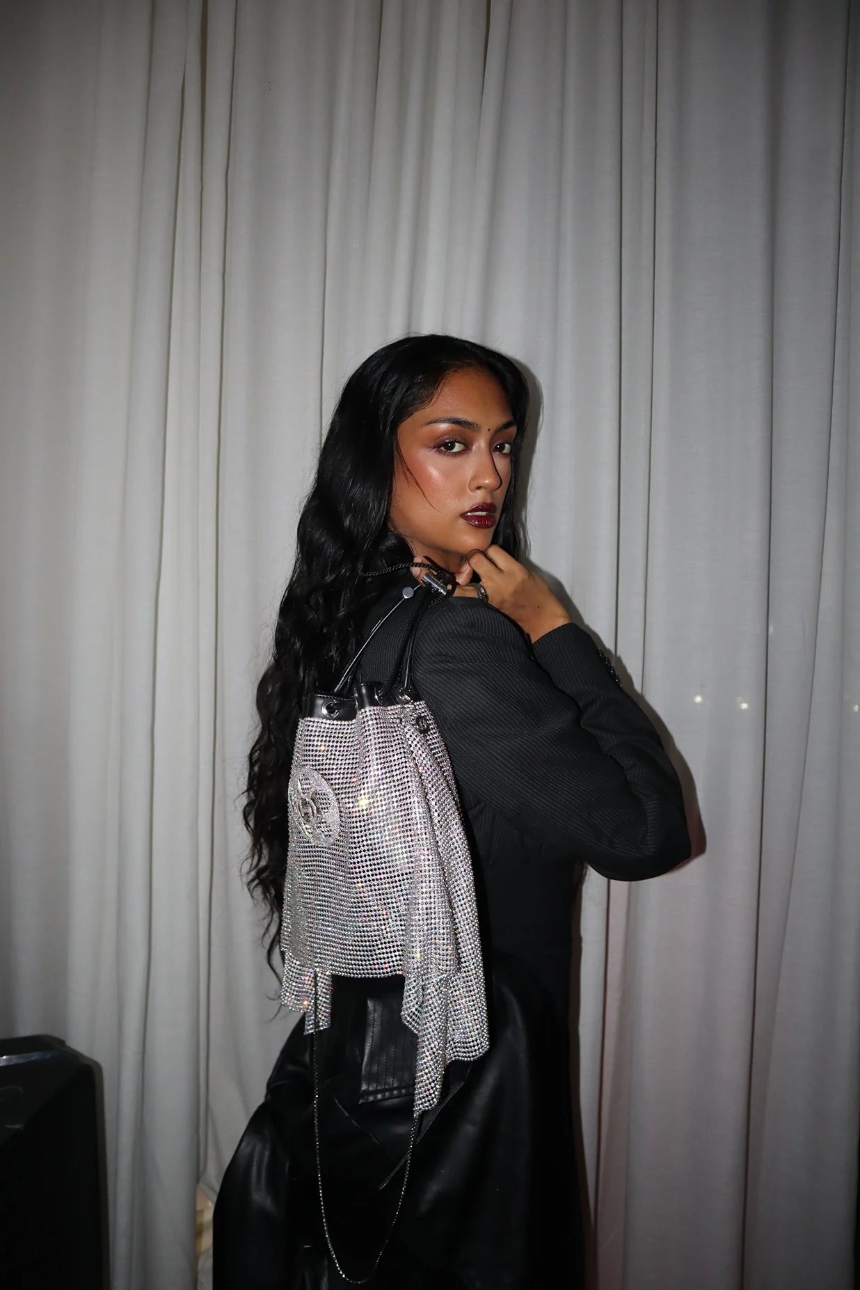 THE CRYSTAL POPPI BUCKET BAG IN STARDUST SILVER