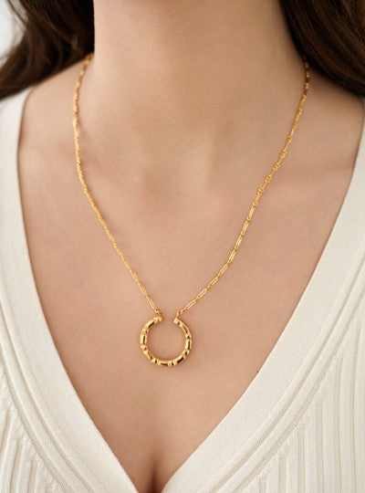 O.H Monogram Archway Pendant Necklace