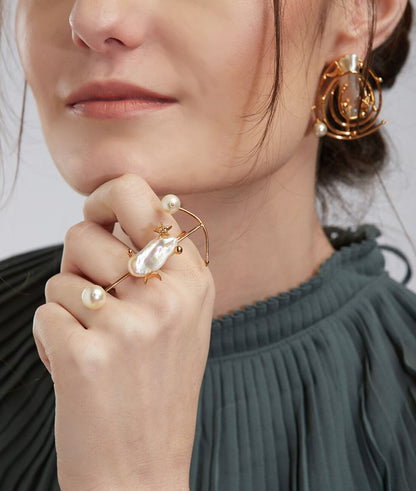 Pearls des Celeste Knuckle Ring