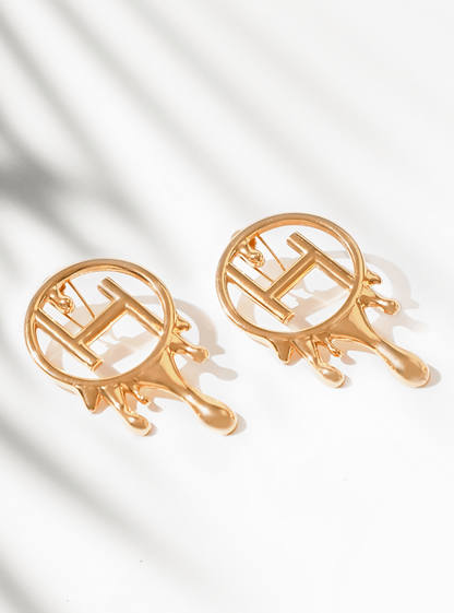 Drip "OH" Midi Earrings In Gold Finish